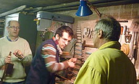 Travail des artisans bénévoles